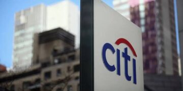 Citi Cuts Its Analyst Programme to Two Years as Banks Compete on Tenure Because They Cannot Compete on Carry